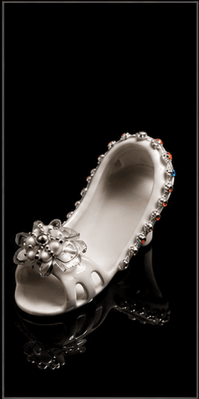 Vintage Ceramic Slipper With Rhinestones & Pearl Embellishments - Image 4