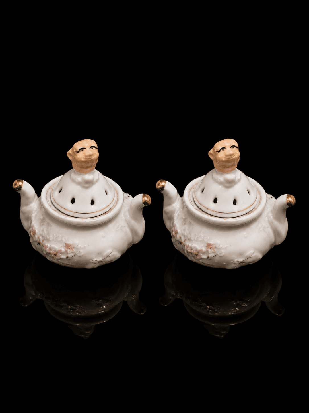 Vintage Oriental Footed Porcelain Incense Burner - Image 7